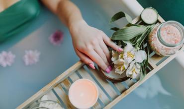 Nail polishing