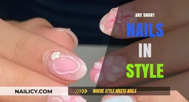 Short Nails in Style: Trendy or Timeless? Expert Insights