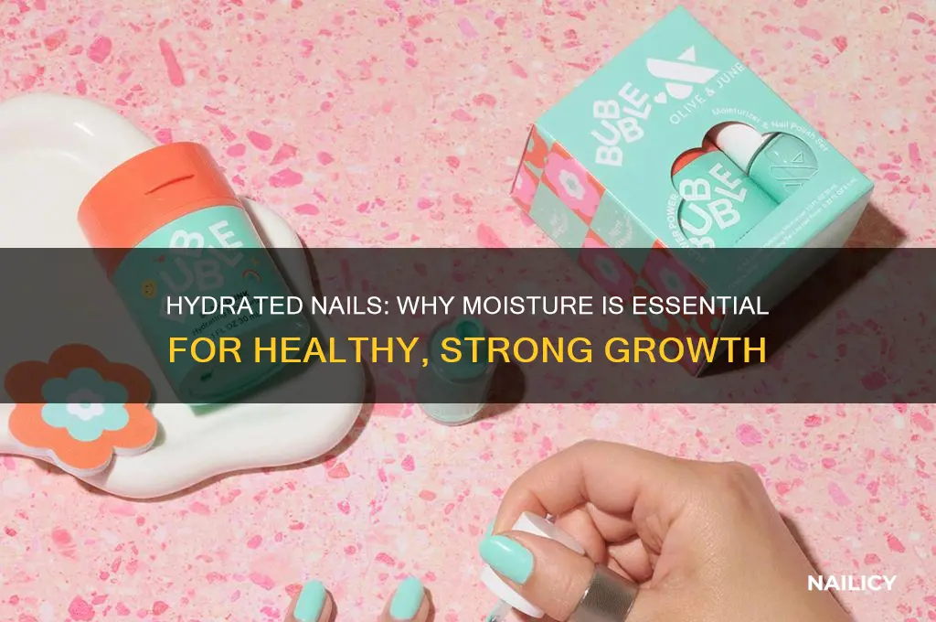 do nails need moisture