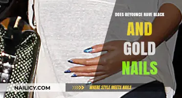 Beyoncé's Nail Style: Black and Gold Manicure Spotted?