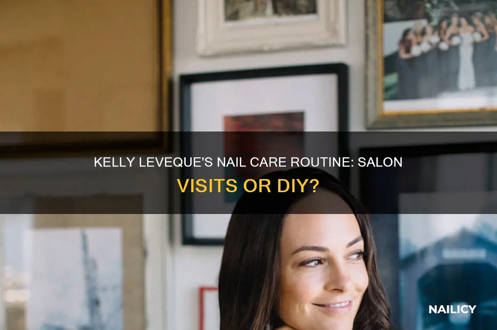 does kelly leveque go to nail salon