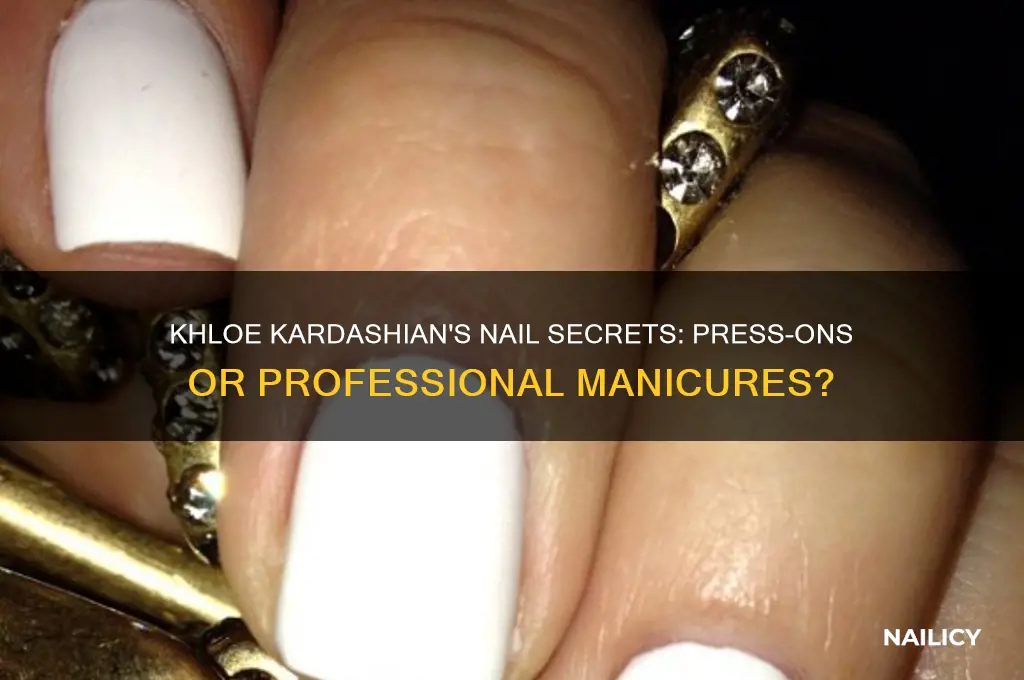 does khloe kardashian wear press on nails