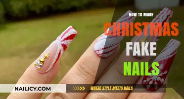 Christmas Nails: DIY Fake Nail Art