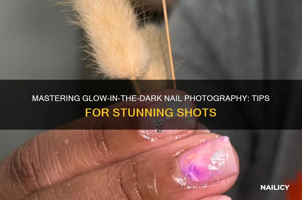 how to photograph glow in the dark nails