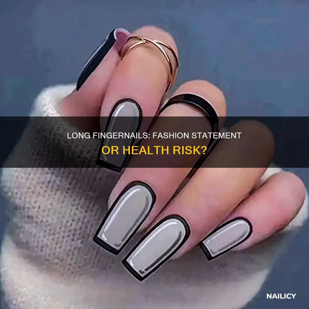 is long finger nails a thing now