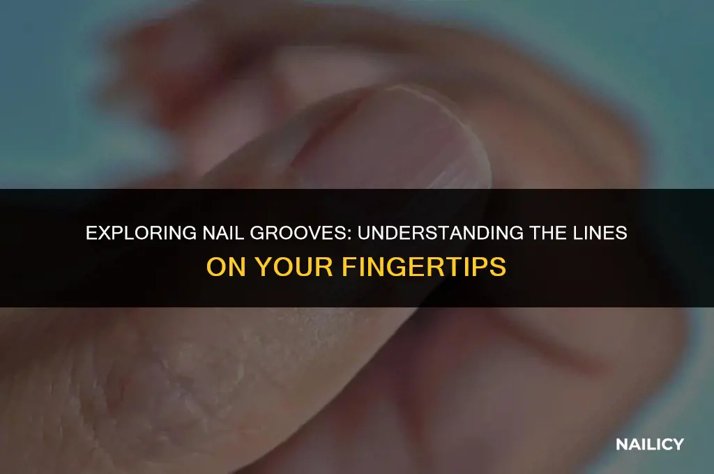 what are nail groobes