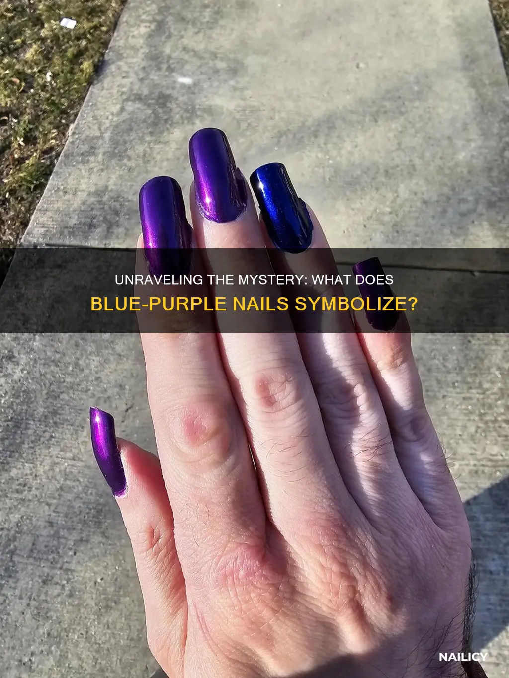 what does blue purple nails mean