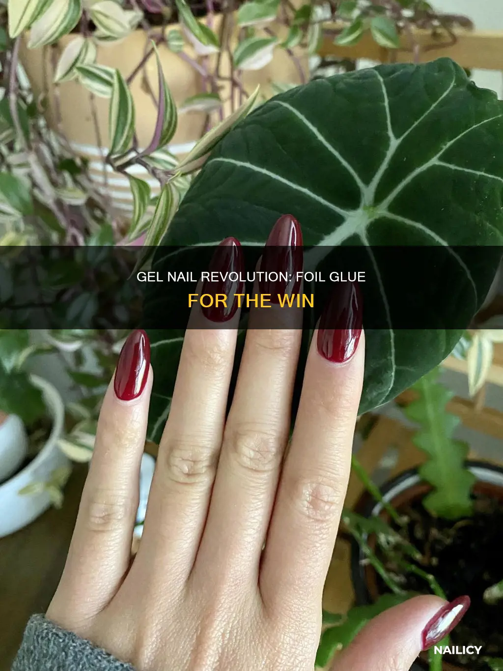 what is the best gel nail foil glue
