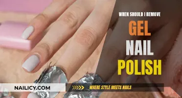 Gel Nail Polish: When to Remove It?