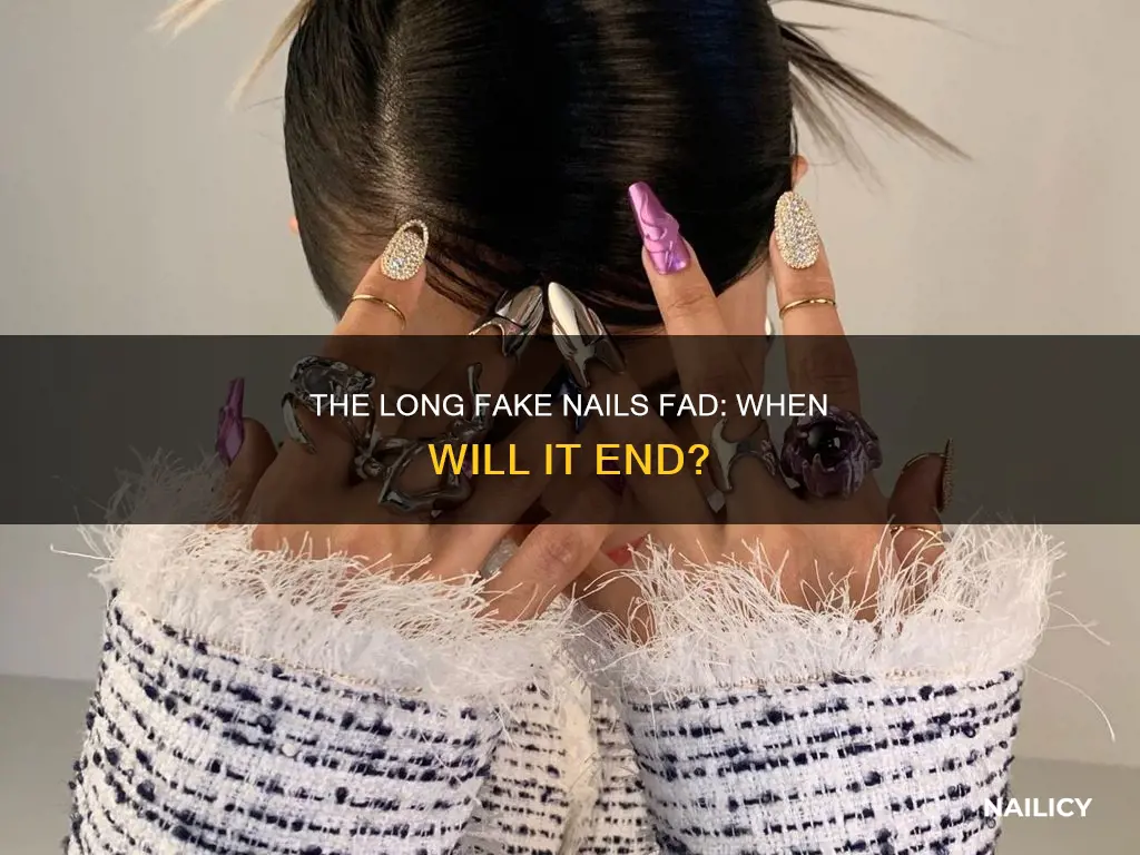 when will trend long fake nails go away