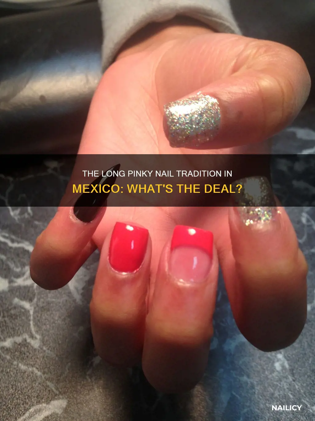 why do mexicians grow there pinky nail out